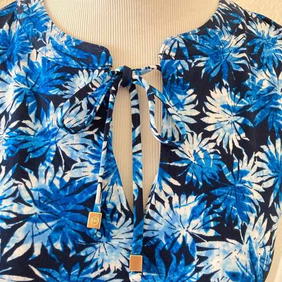 Sleeveless dress floral mini dress body con style keyhole chest no waste line - Picture 2 of 6